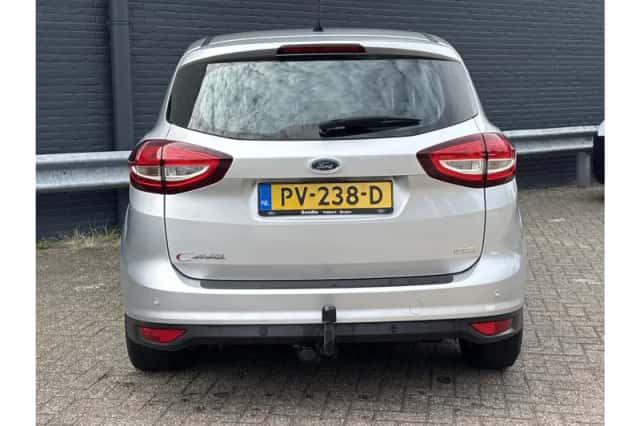 Ford C-Max (2016) thumbnail 6