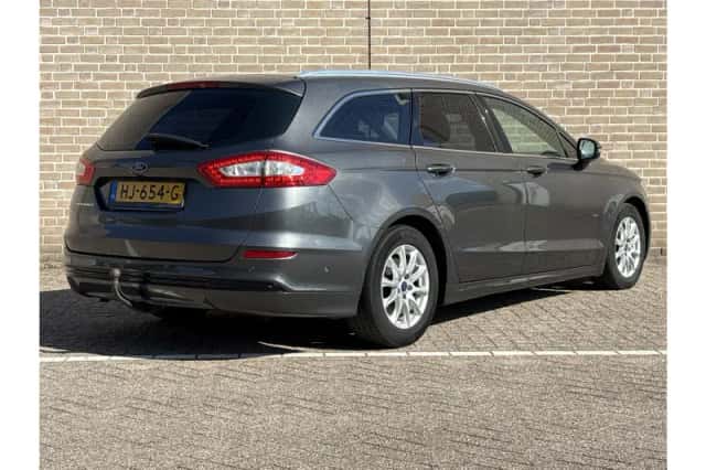 Ford Mondeo (2015) thumbnail 2