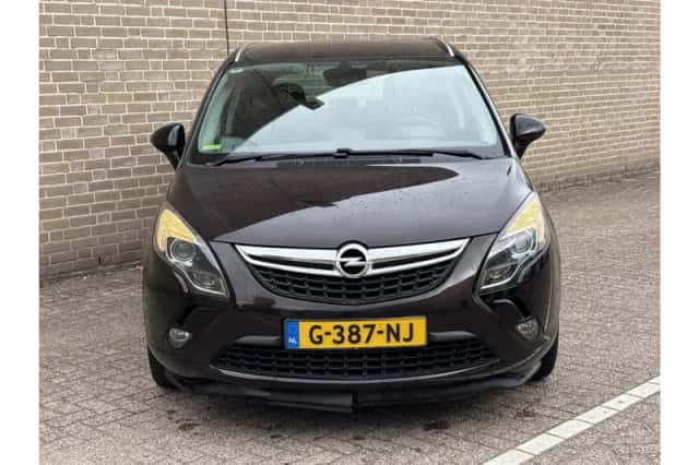Opel Zafira (2015) thumbnail 5