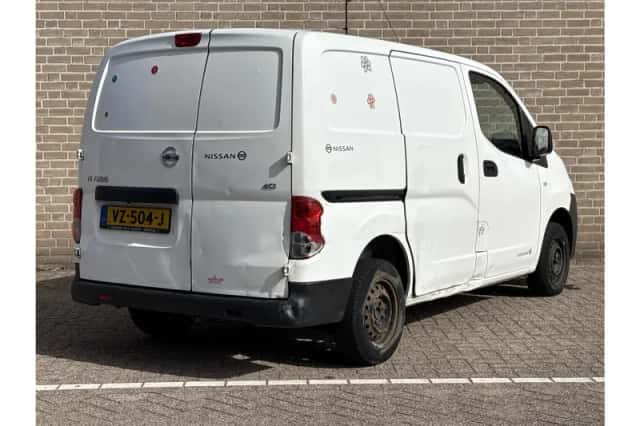 Nissan NV200 (2016) thumbnail 2