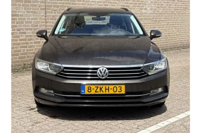 Volkswagen Passat (2015) thumbnail 5