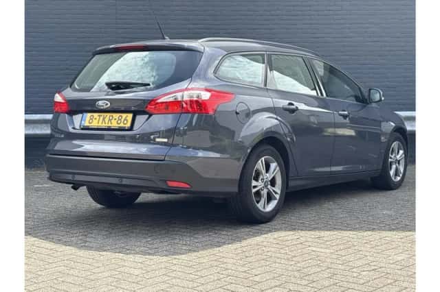 Ford Focus (2014) thumbnail 2