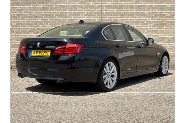 BMW 5-Serie (2011) thumbnail 2