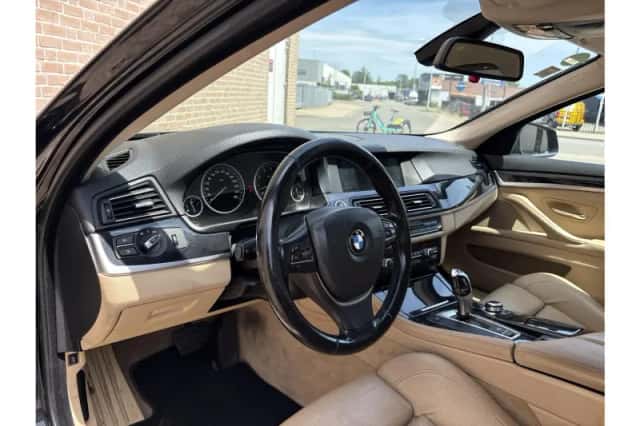 BMW 5-Serie (2011) thumbnail 3