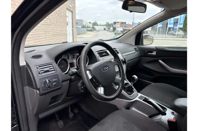 Ford Kuga (2011) thumbnail 3