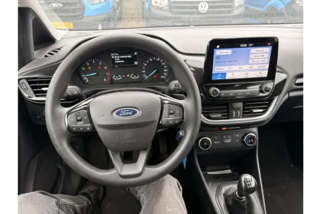 Ford Fiesta (2022) thumbnail 3