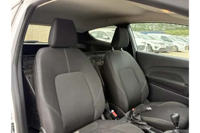 Ford Fiesta (2022) thumbnail 4