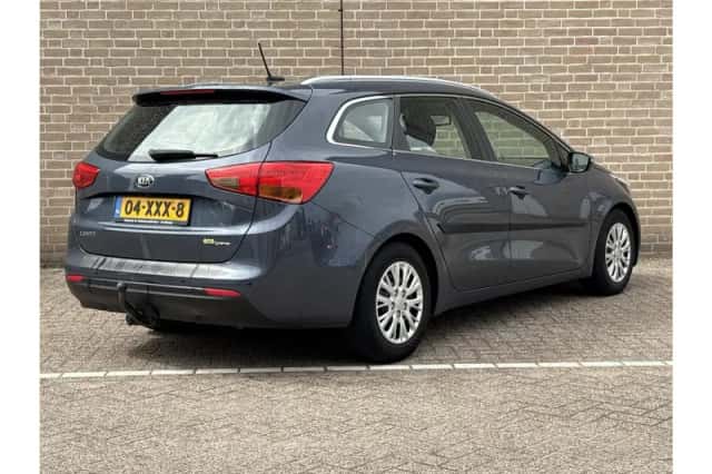 Kia Cee'd (2012) thumbnail 2