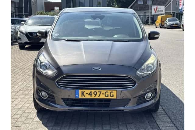 Ford S-Max (2016) thumbnail 5