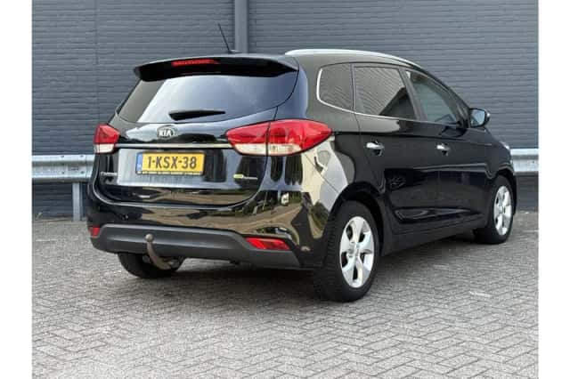 Kia Carens (2013) thumbnail 2