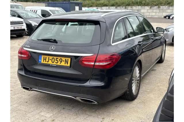 Mercedes-Benz C-Klasse (2015) thumbnail 2