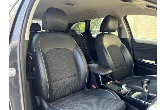 Kia Ceed Sportswagon (2019) thumbnail 4