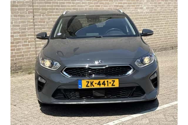 Kia Ceed Sportswagon (2019) thumbnail 5