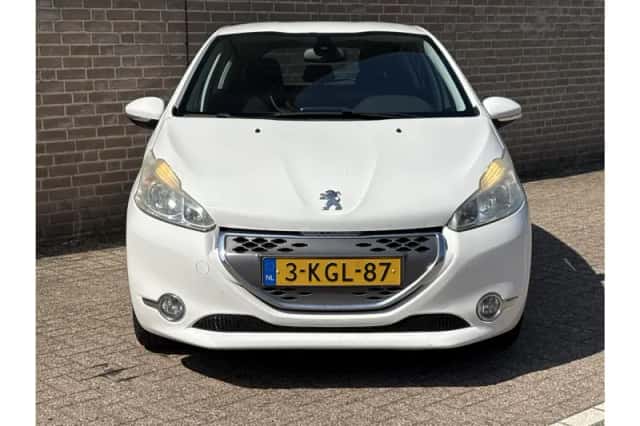Peugeot 208 (2013) thumbnail 5