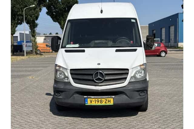 Mercedes-Benz Sprinter (2016) thumbnail 5