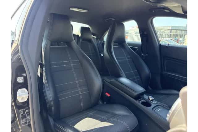 Mercedes-Benz CLA-Klasse (2015) thumbnail 4