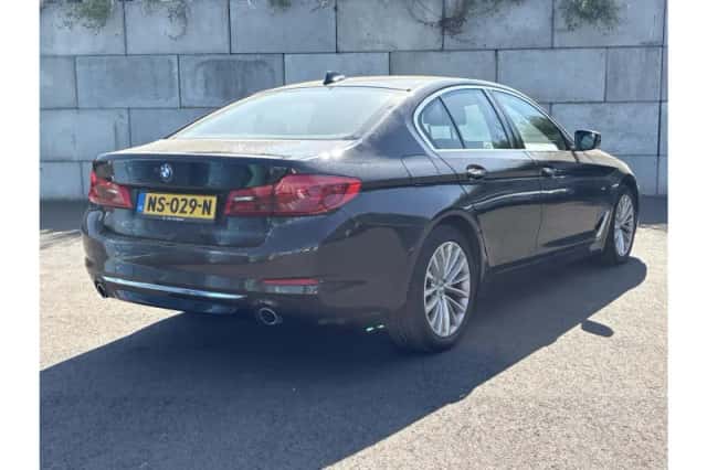 BMW 5-Serie (2017) thumbnail 2
