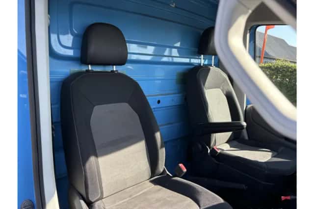 Volkswagen Crafter (2020) thumbnail 4