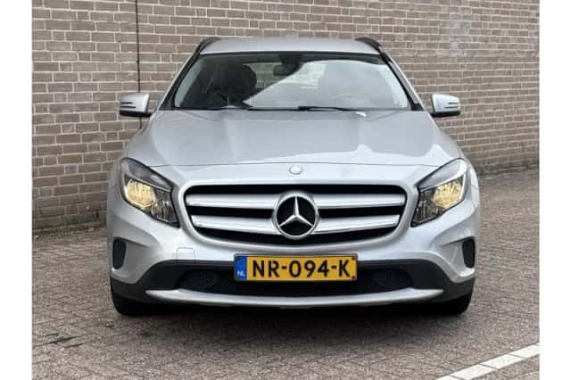 Mercedes-Benz GLA (2014) thumbnail 5