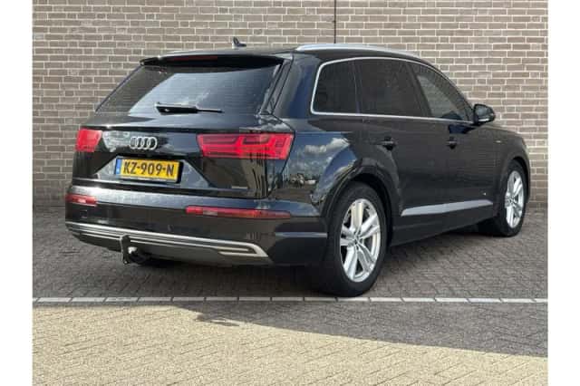 Audi Q7 (2016) thumbnail 2