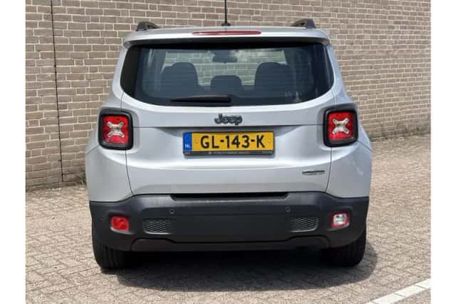 Jeep Renegade (2015) thumbnail 6
