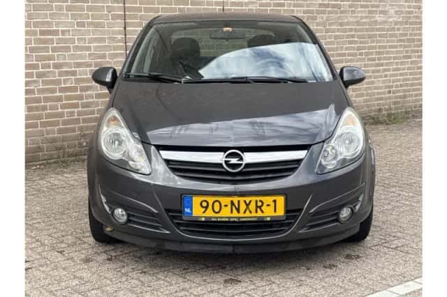Opel Corsa (2010) thumbnail 5