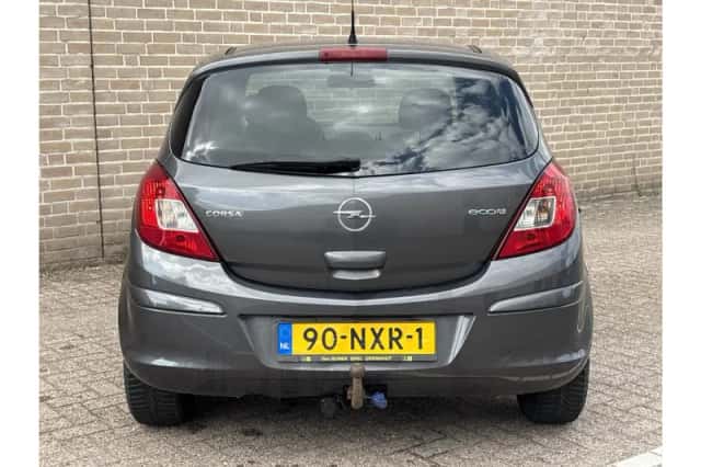 Opel Corsa (2010) thumbnail 6