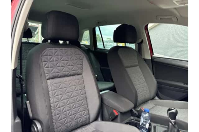Volkswagen Tiguan (2021) thumbnail 4