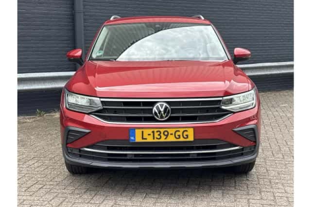 Volkswagen Tiguan (2021) thumbnail 5
