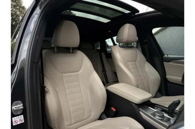 BMW X4 (2019) thumbnail 4