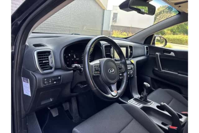 Kia Sportage (2016) thumbnail 3