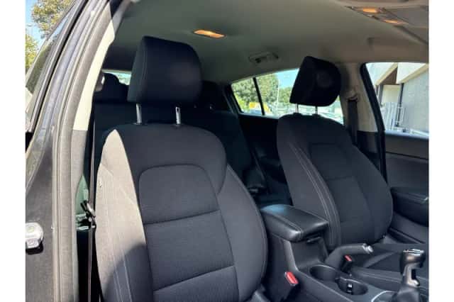 Kia Sportage (2016) thumbnail 4