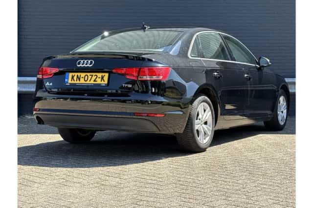 Audi A4 (2016) thumbnail 2