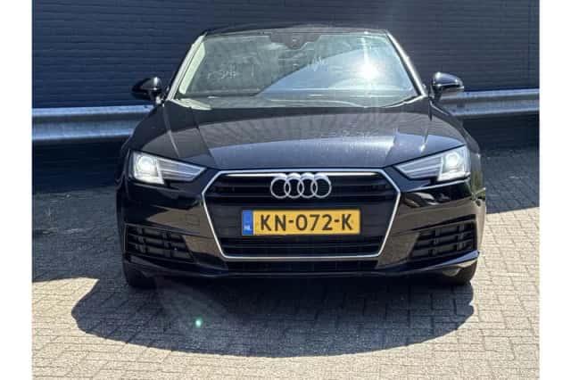Audi A4 (2016) thumbnail 5