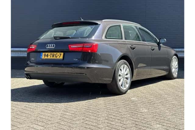 Audi A6 (2011) thumbnail 2