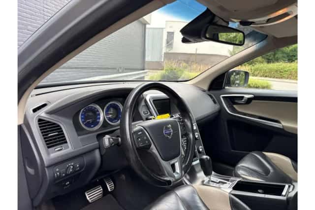 Volvo XC60 (2011) thumbnail 3