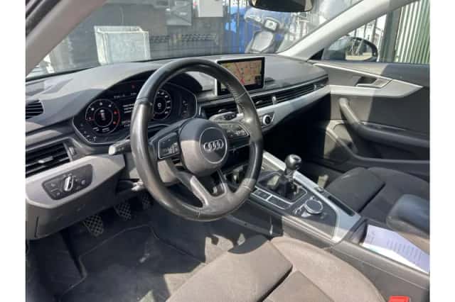 Audi A4 (2016) thumbnail 3