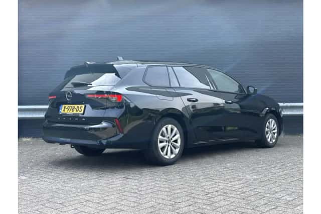 Opel Astra (2023) thumbnail 2