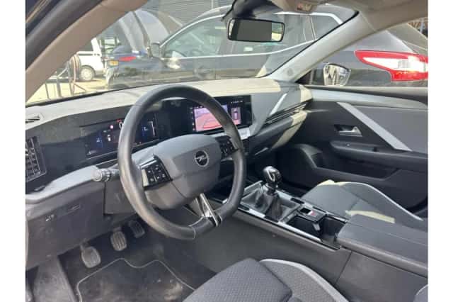 Opel Astra (2023) thumbnail 3