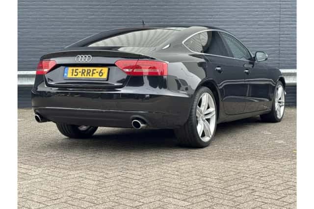 Audi A5 (2011) thumbnail 2