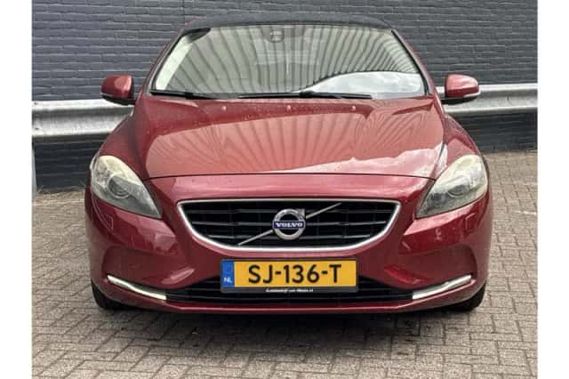 Volvo V40 (2012) thumbnail 5