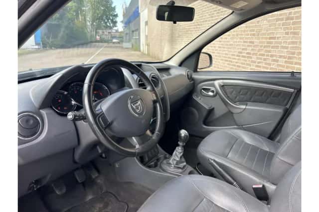 Dacia Duster (2014) thumbnail 3