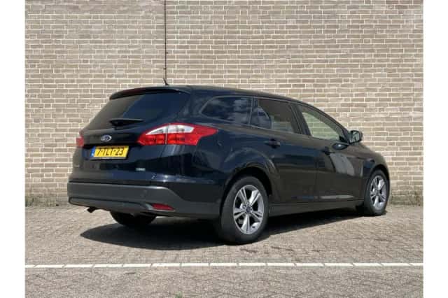 Ford Focus (2014) thumbnail 2
