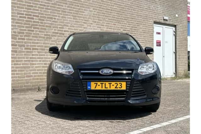Ford Focus (2014) thumbnail 5
