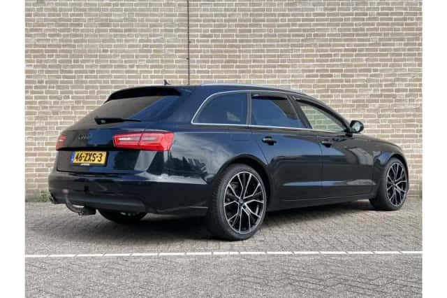 Audi A6 (2013) thumbnail 2