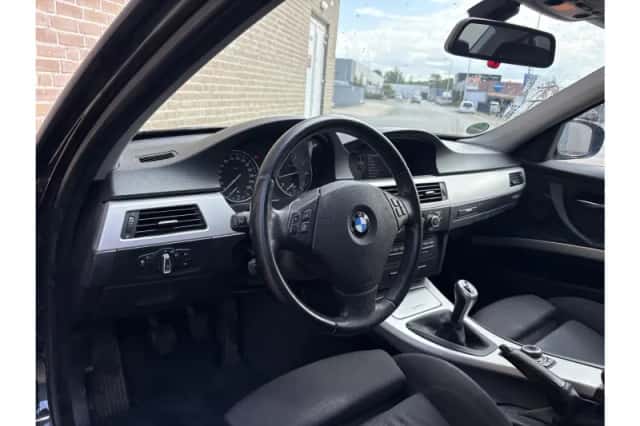 BMW 3-Serie (2010) thumbnail 3