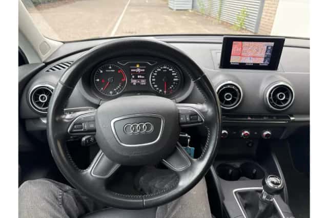 Audi A3 (2012) thumbnail 3