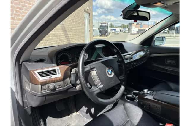 BMW 7-Serie (2003) thumbnail 3