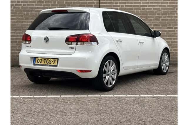Volkswagen Golf (2008) thumbnail 2