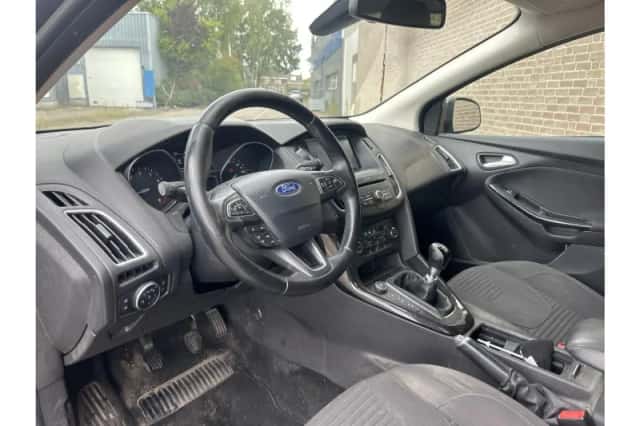 Ford Focus (2015) thumbnail 3